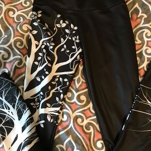Yoga pants, no tags. Bought online XS.